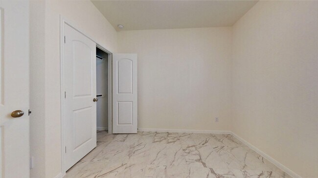 Building Photo - 10434 Astor Pt Trl