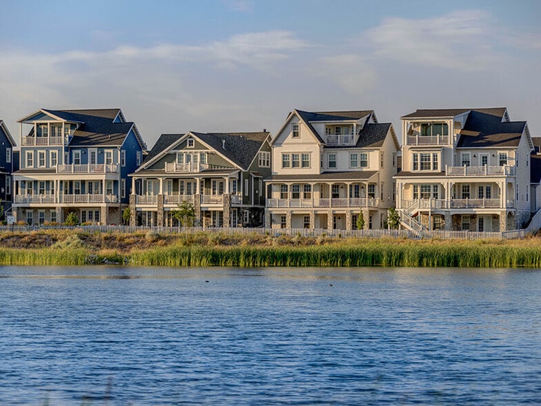 Building Photo - Vida at Daybreak Phase 1