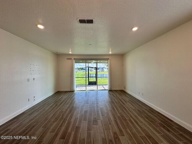 Building Photo - 92 Pine Candle Way