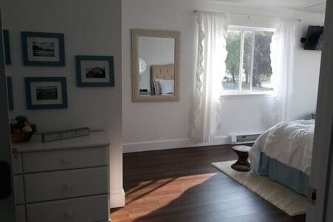 Building Photo - Best Baypointe Condo - ONLY Oct 7th - May 31st(maybe longer)