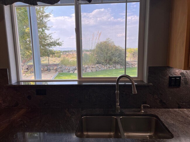 Building Photo - Large Beautiful Home off Toll Rd, South Reno