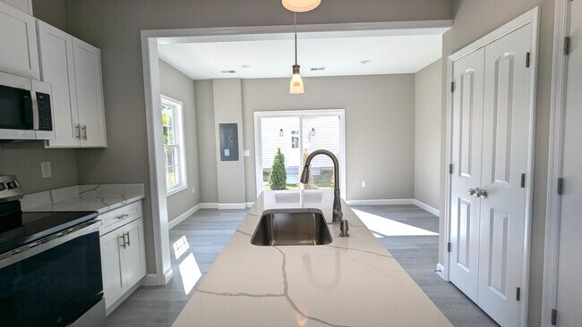 Building Photo - 2253 Papermill Rd