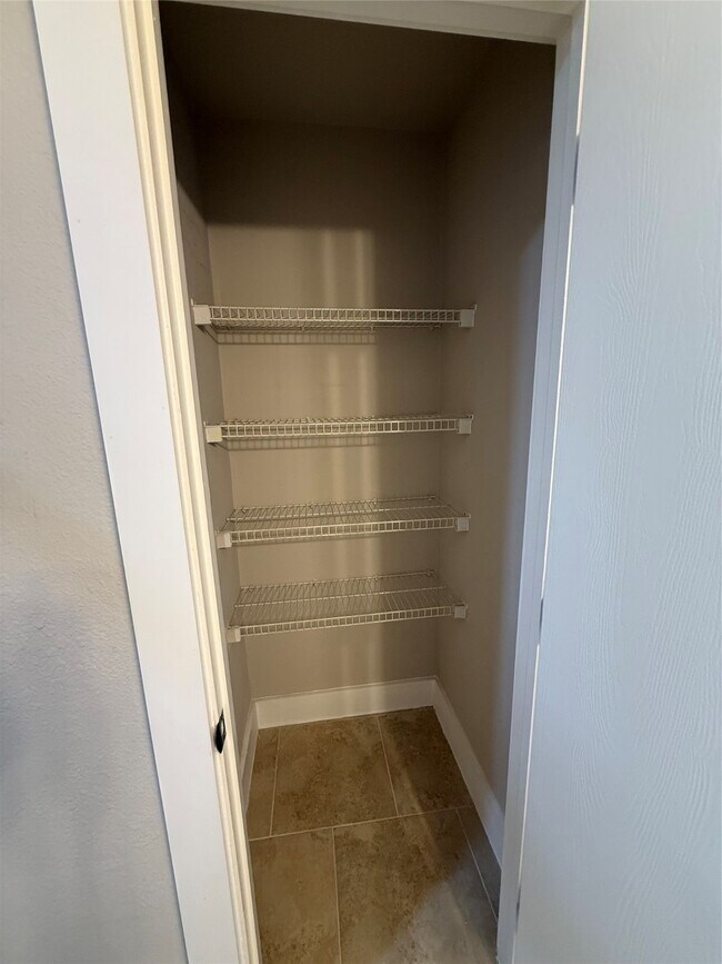 Building Photo - 3819 Banks Ridge Ln