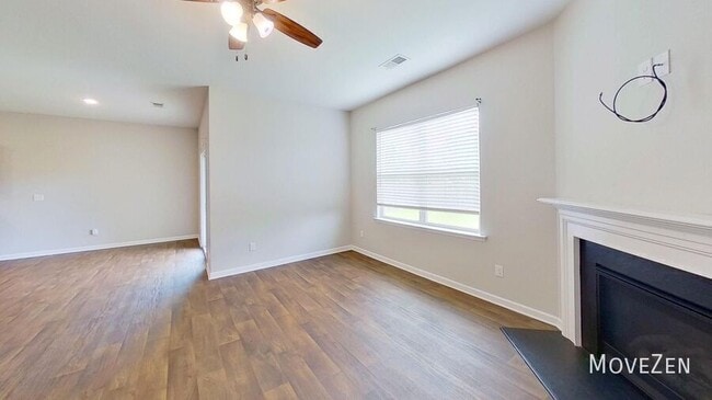Building Photo - 22 Crestwood Pnes Trl