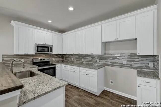 Building Photo - Charming 3BR House in Spring Branch