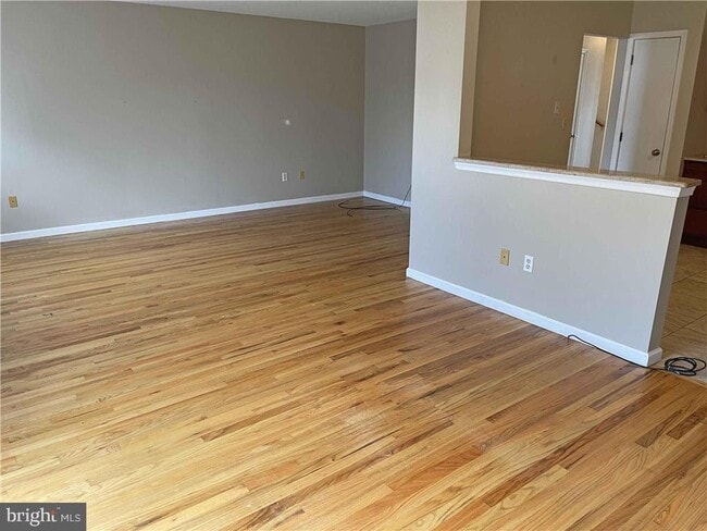 Building Photo - 337 Avi Dr