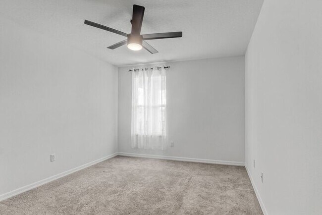 Building Photo - Discover luxury living in the gated Whispe...