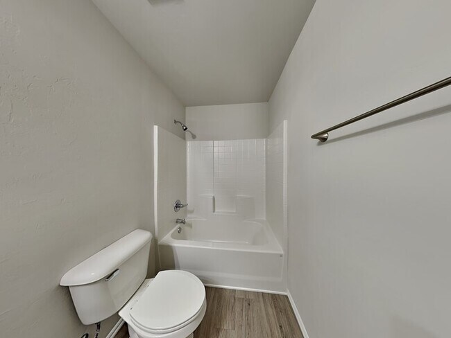 Building Photo - 1029 E Stetson Ln