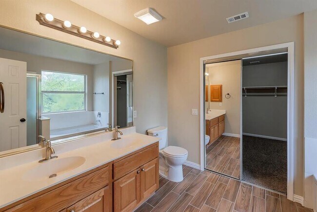 Building Photo - 11505 Emerald Falls Dr