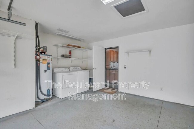 Building Photo - 157 Kahako St