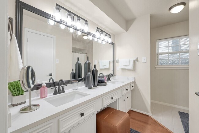 Building Photo - 607 Shenandoah Dr