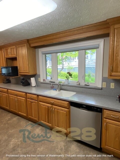 Building Photo - 540 Blythe St