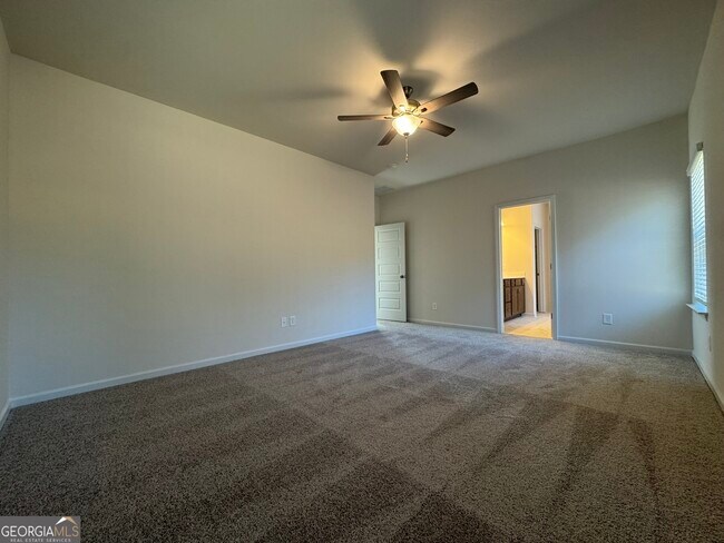 Building Photo - 190 Fair Oak Ln