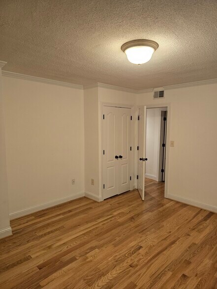 Building Photo - 120 Alden Ave NW