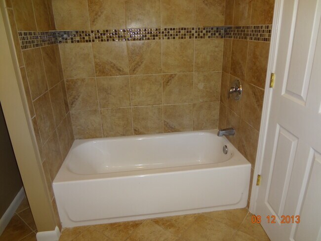 Building Photo - 152 Kendrick Ct