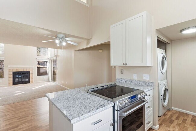 Building Photo - Updated 3-Bedroom Condo with Granite Kitchen in Low-Maintenance Community