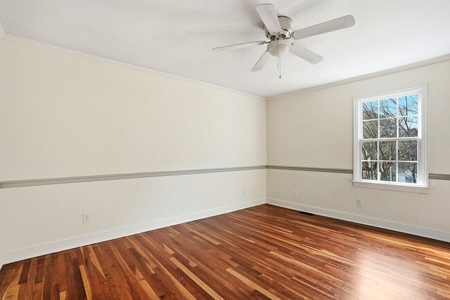 Building Photo - LIVE IN THE HEART OF RALEIGH-BEAUTIFUL AND FUNCTIONAL HOME AWAITS YOU!