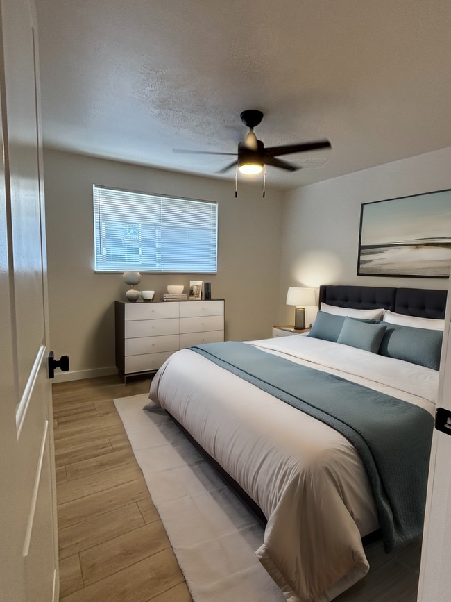 Building Photo - Amazing 2 bed one 1 bath home blocks from Sloan’s Lake