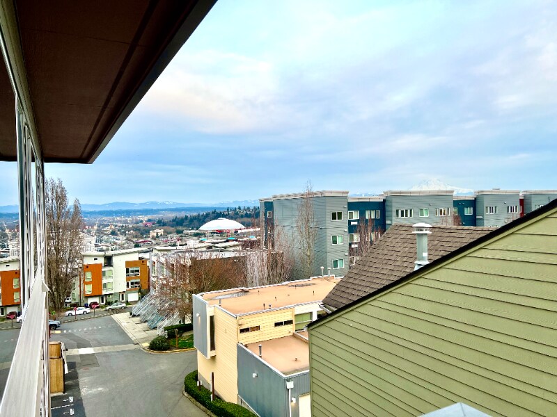 Building Photo - 2330 Yakima Ct