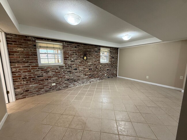 Building Photo - 220 Brampton Rd