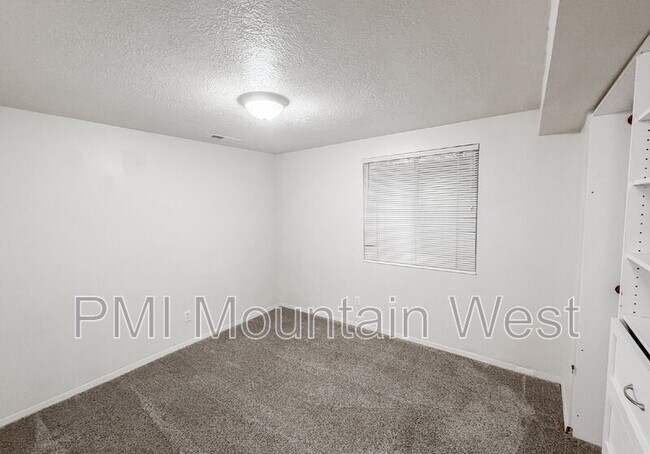 Building Photo - 142 N 200 W