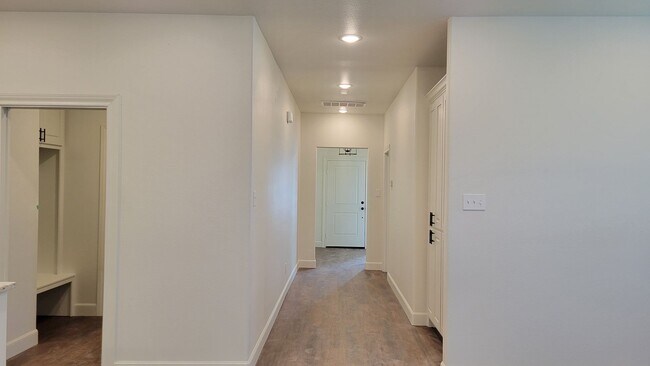 Building Photo - 7120 22nd Pl