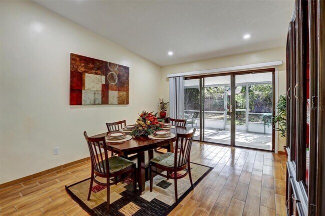 Building Photo - 700 Sunbury Ct