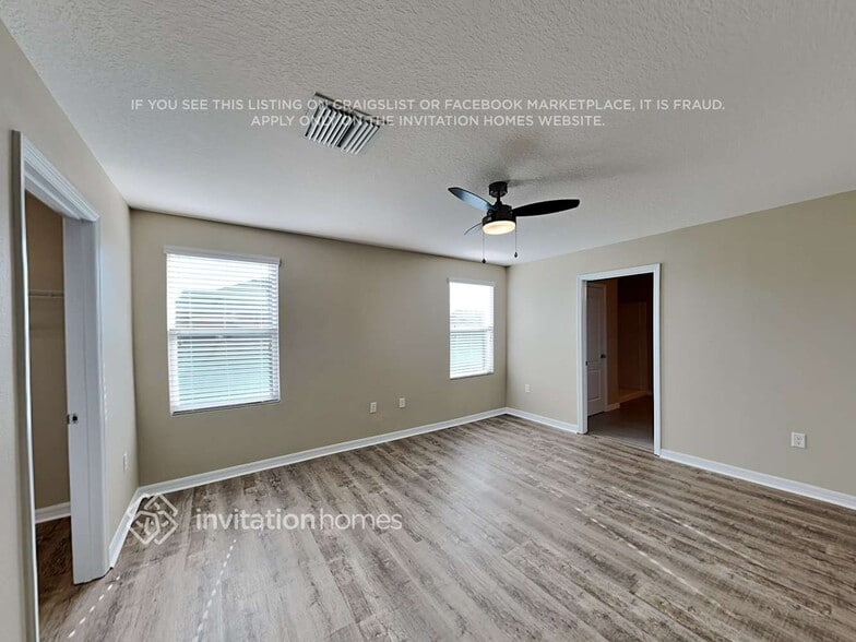 Building Photo - 10527 Whispering Hammock Dr