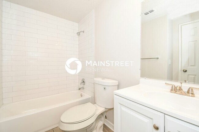 Building Photo - 3 Bedroom Pet-Friendly Home in Orange Park...