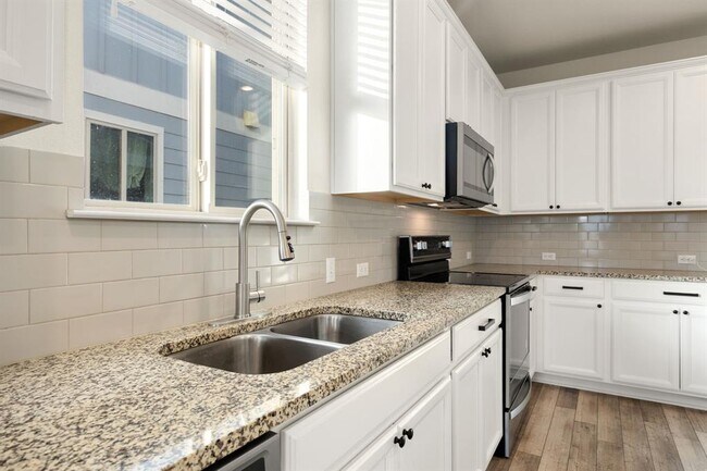 Building Photo - 329 Green Egret Wy