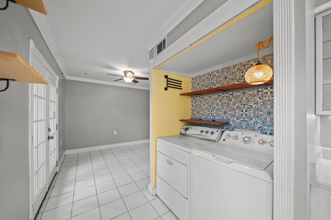 Building Photo - 4040 San Felipe St