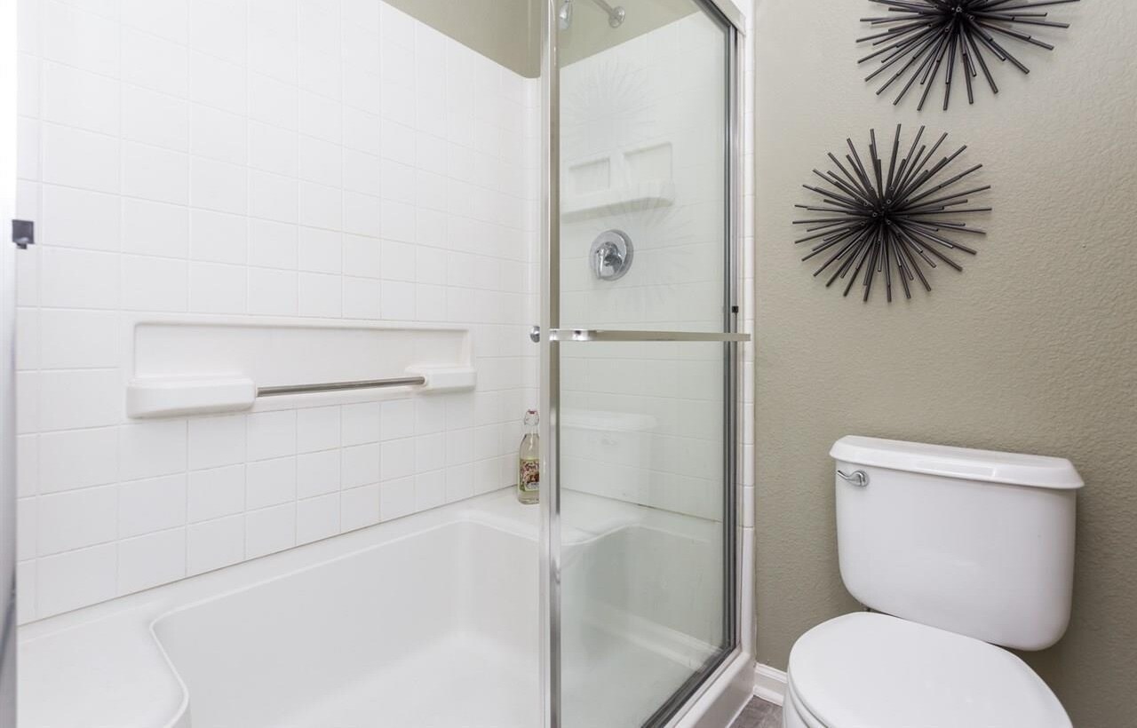 Bathroom #1 - 1411 Nevin Plz