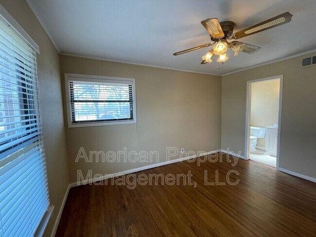 Building Photo - 2622 S 74th E Ave