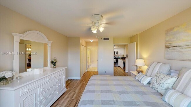 Building Photo - 19701 E Country Club Dr