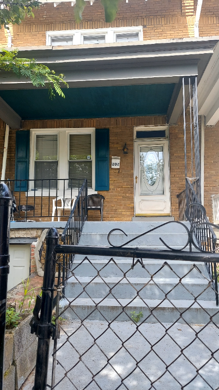 Primary Photo - 202 17th St NE