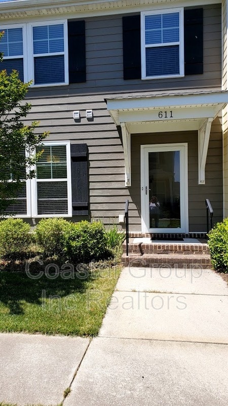 Primary Photo - 611 Vero Street