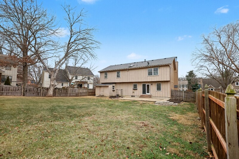 Building Photo - 15322 W 83rd Terrace