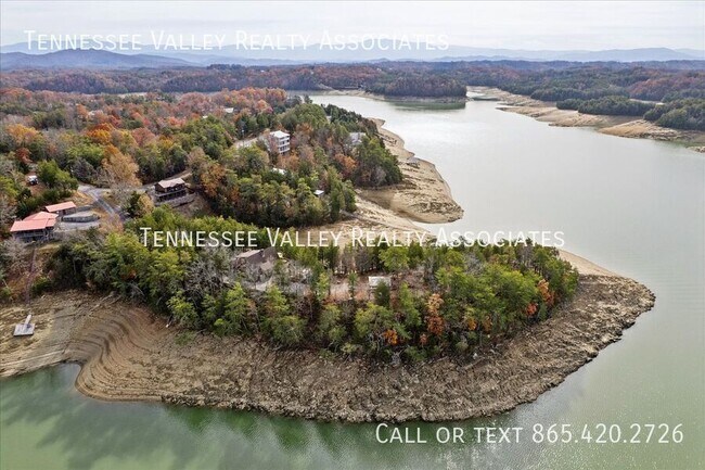 Building Photo - 2050 Chapel Rd