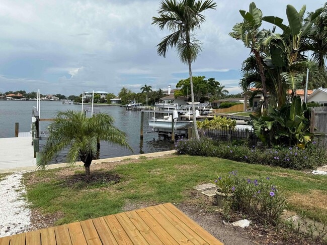 Building Photo - Waterfront Home for Rent – 2BR/2.5BA + Doc...