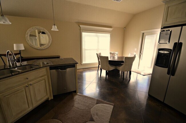 Building Photo - 3625 W Mountain View Dr