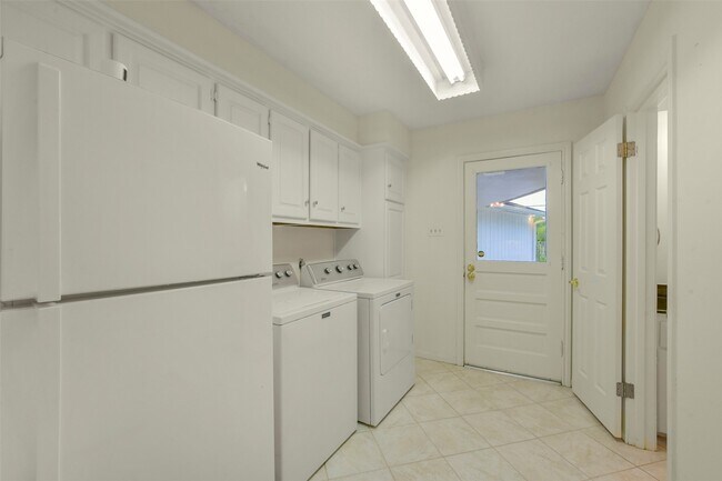 Building Photo - 110 Ridgemont Dr