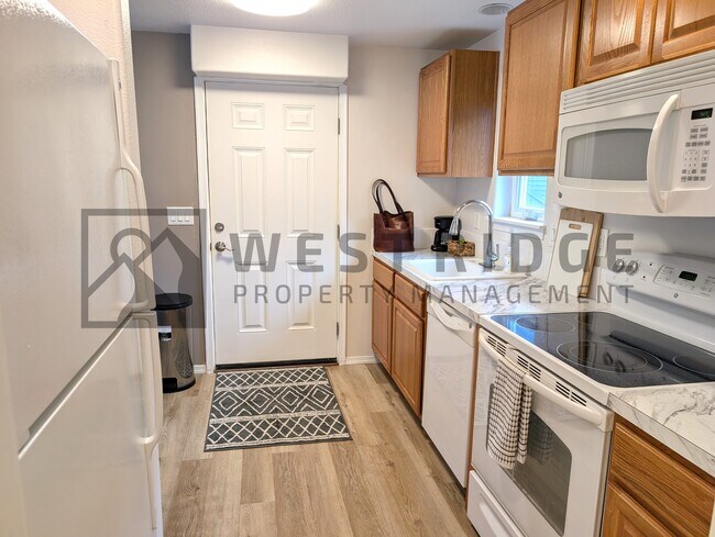 Building Photo - 132 SE 119th Ave