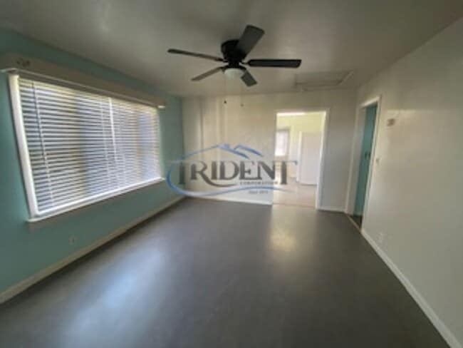 Building Photo - Country Home with Shop