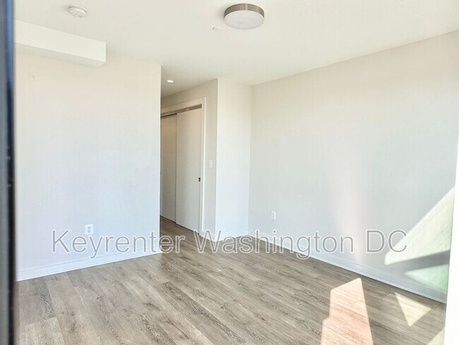 Building Photo - 1460 Belmont St NW