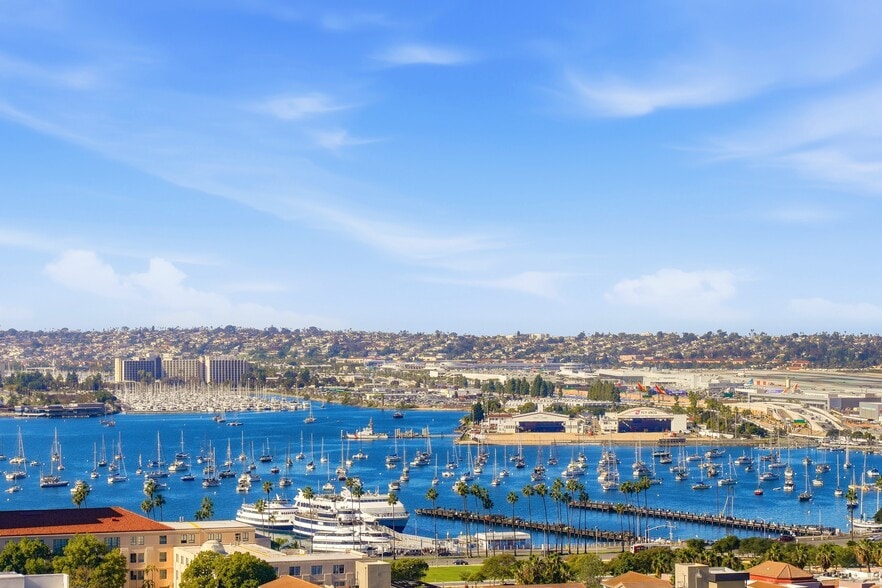 Building Photo - 300 W Beech St