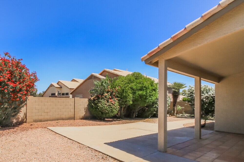 Building Photo - 1542 E Sunrise Way