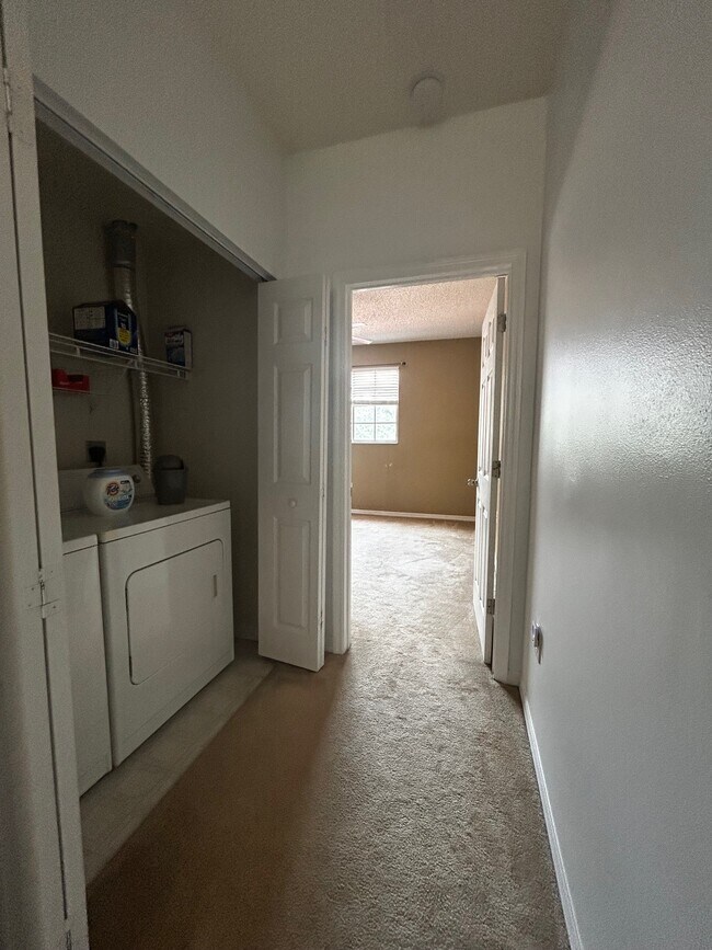 Building Photo - 4980 Baraldi Cir