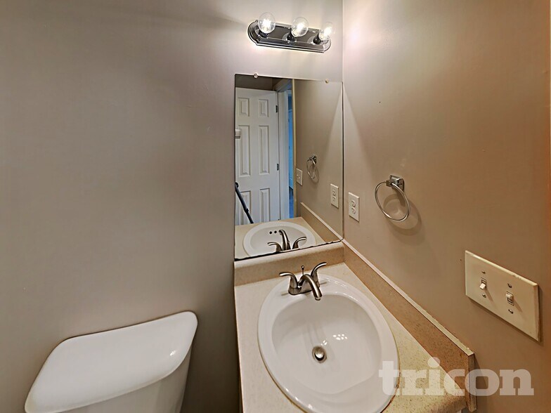 Building Photo - 51 Colby Ct