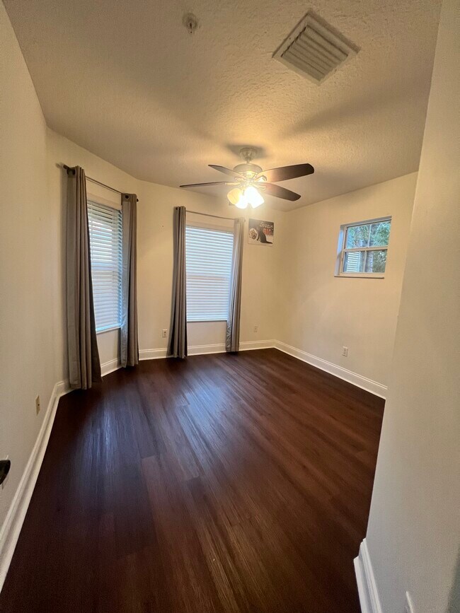 Building Photo - 7457 Regina Way