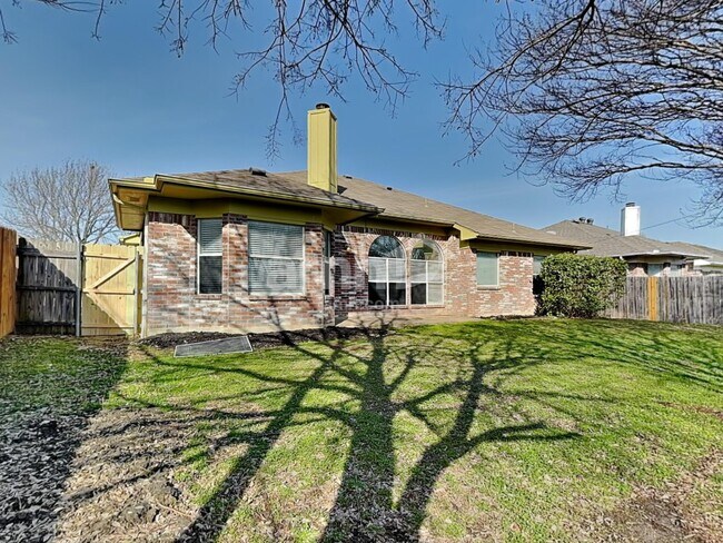 Building Photo - 6711 Flamewood Dr